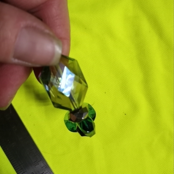 Silvertone beaded Green blue Aurora borealis toggle wire bracelet - Picture 3 of 4